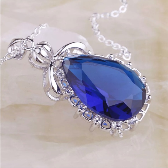 Sapphire Quartz Waterdrop & White Topaz Pendant - Picture 3 of 8